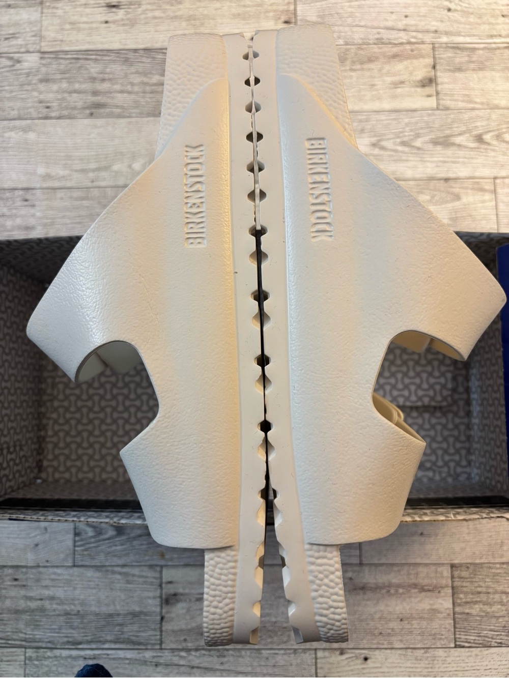 Women BIRKENSTOCK Arizona EVA Sandals. Size 39/US L 8.0. Color: Eggshell. - Picture 7 of 11